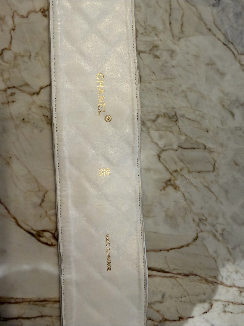 CHANEL White Quilted Leather Waist Belt with Gold CC Plaque - Picture 14 of 17